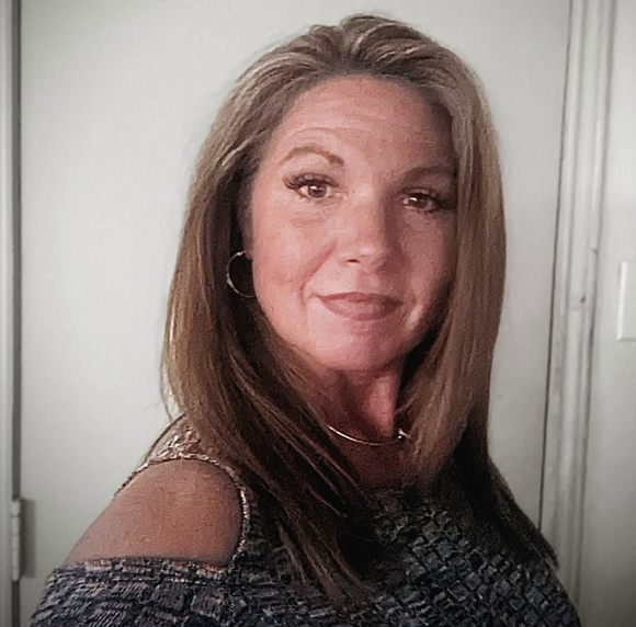 Meet your Posher, Angie - Picture 1 of 1